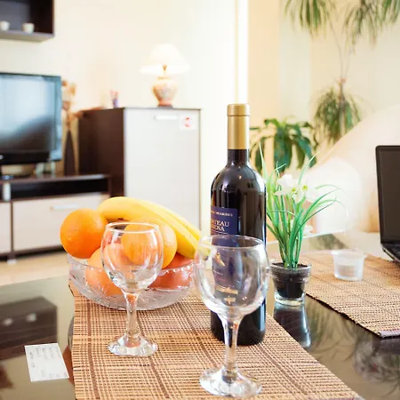 Bright House Appart hôtel 3*