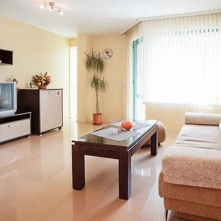 Bright House Appart hôtel 3*