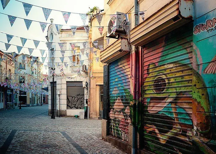 Bright House Appart hôtel 3*