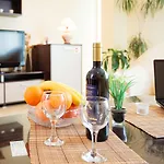 Bright House Aparthotel 3*