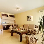 Aparthotel Bright House 3*