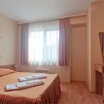 Lägenhetshotell Bright House 3*