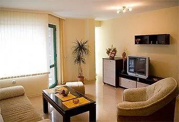 Lägenhetshotell Bright House 3*