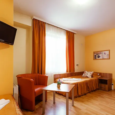 Bright House Apartahotel 3*