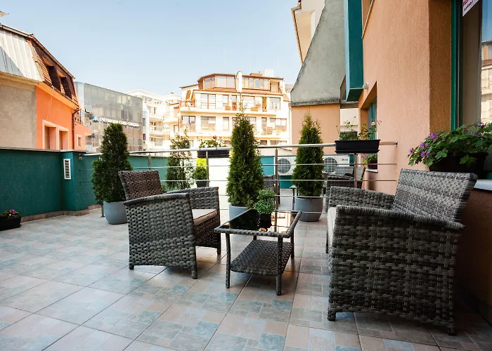 Bright House Apartahotel 3*