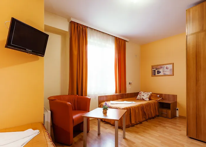 Bright House Apartahotel 3*