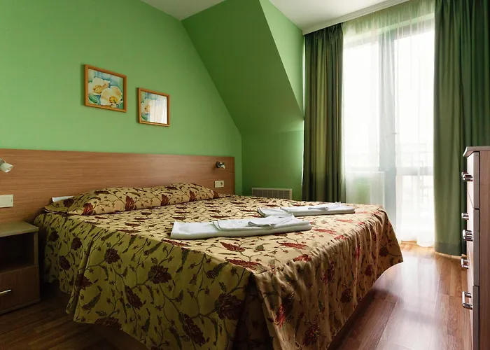 Lägenhetshotell Bright House 3*