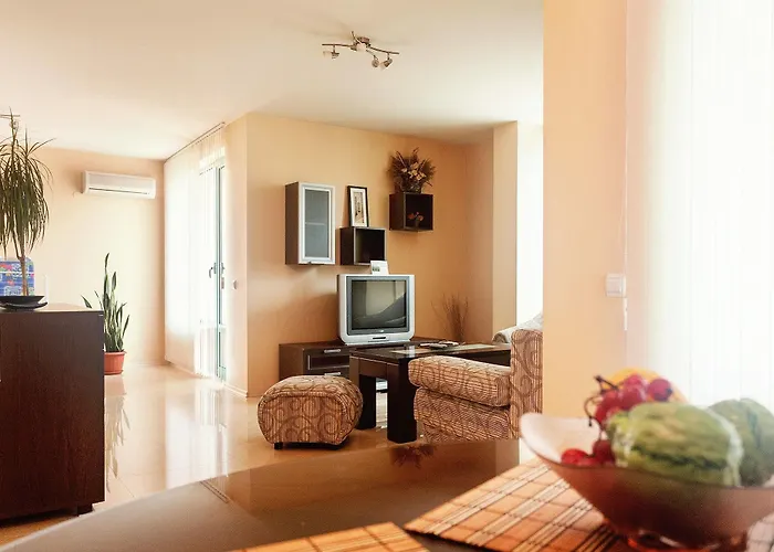 Bright House Apartahotel 3*